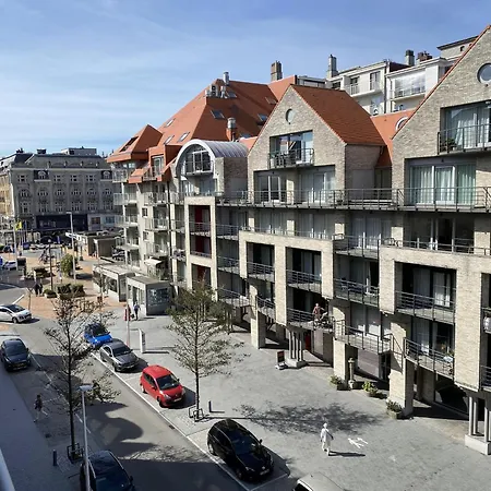 In With Lighthouse View Nieuwpoort
